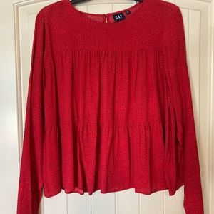 Never worn Gap tiered